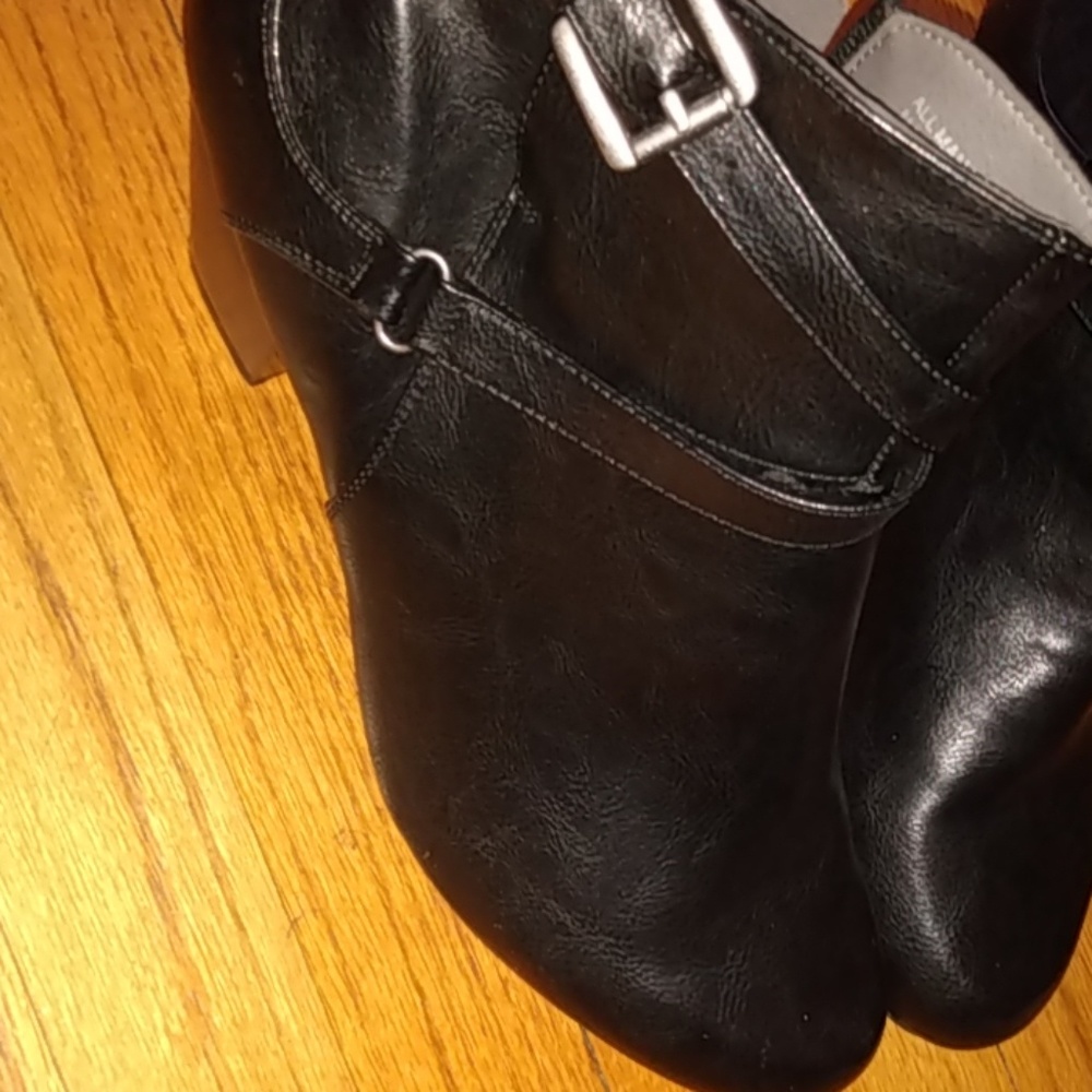 Boots - Picture 2 of 4